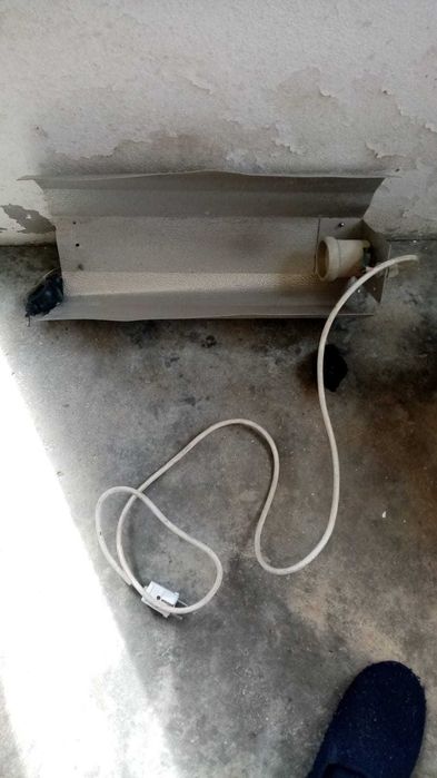 Iluminação para GROW e equipamento correspondente.