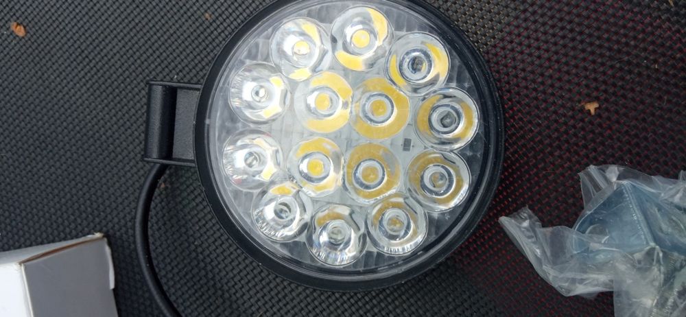 Halogeny LED uniwersalne