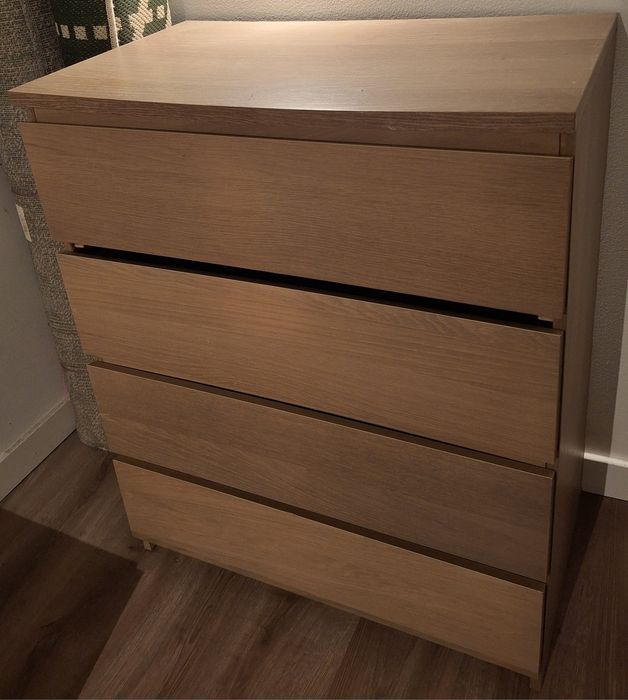 DOA-SE duas comodas ikea