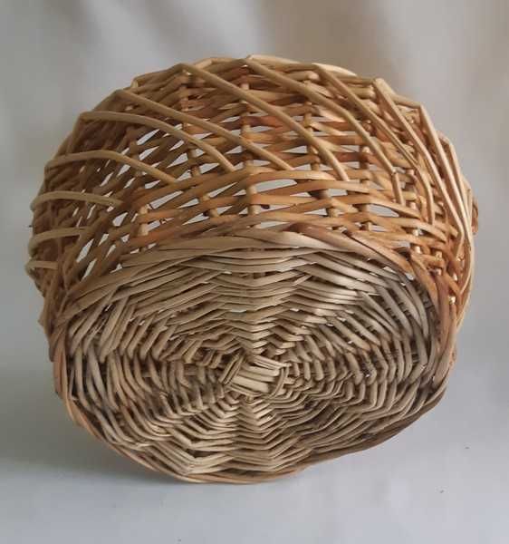 Корзинка плетеная д.21 в.10(21)