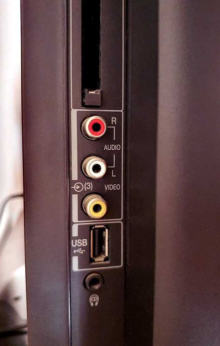 TV Toshiba Rezga 32 polegadas com comando e base amovível