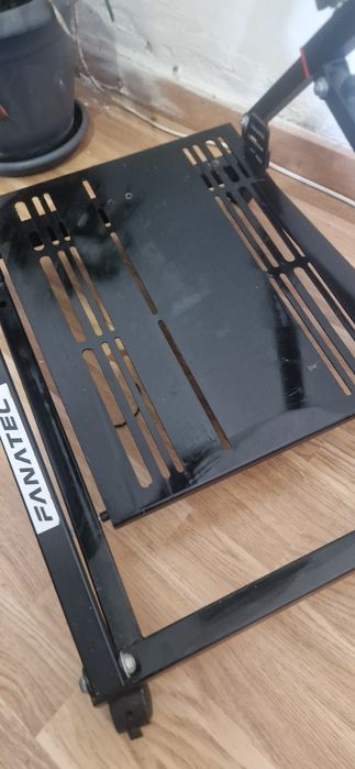 Wheel stand cockpit