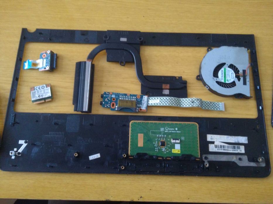 Корпус ноутбука Samsung NP 355E 5X + запчасти