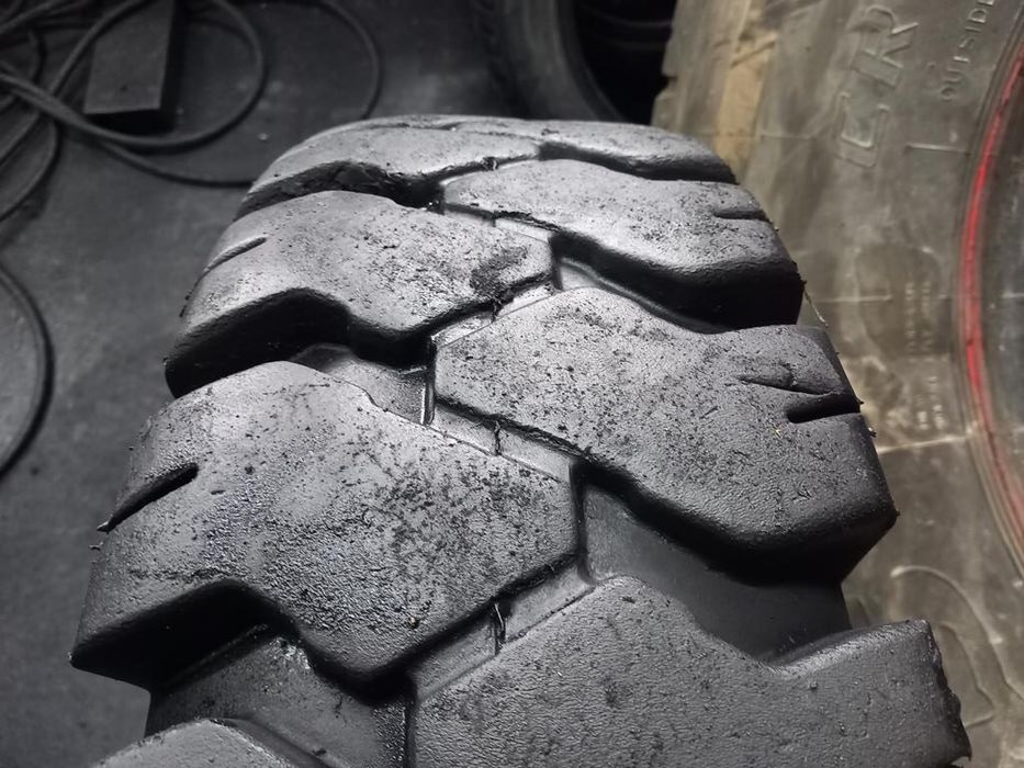 Opona używana przemysłowa 8.25-15 8.25R15 ATHLETIK D-45 200zł W4704