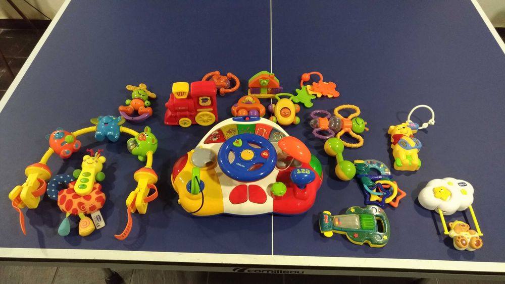 Berço, carrinhos, banheira, espreguiçadeira,potinho, degrau, de bébé