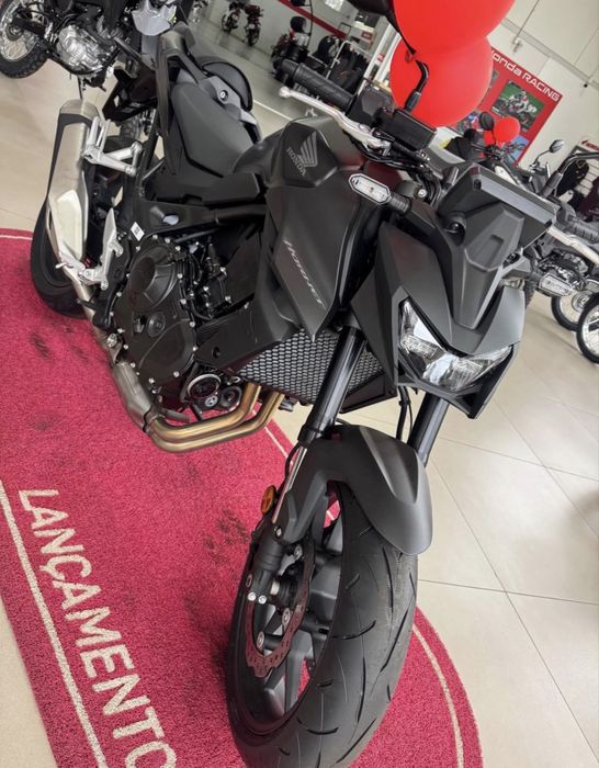 Hornet 750 nova