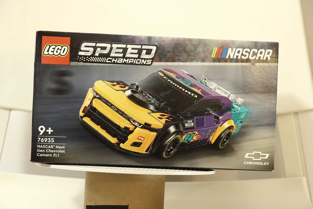 LEGO Speed Champions 76935 NASCAR Next Gen Camaro ZL1
