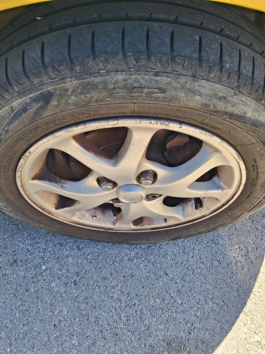 Toyota yaris set 1999 sol