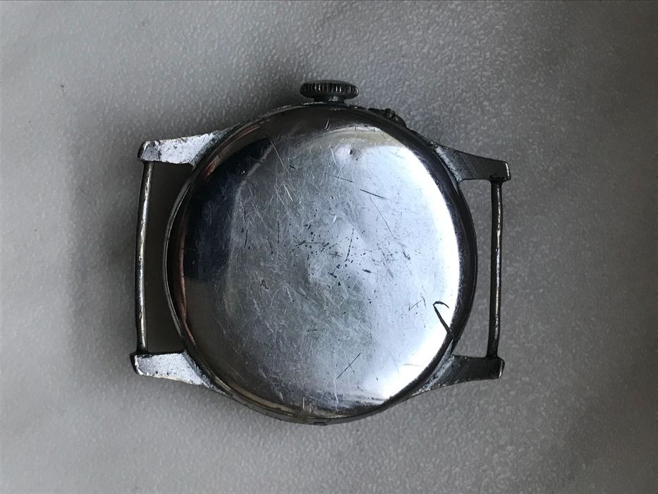 Henry Moser & Cie zegarek wojskowy