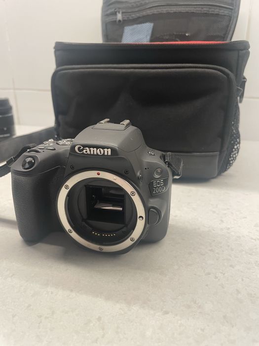 Maquina fotografica Canon EOS 200D