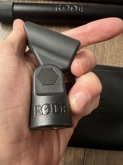 Rode NTG3B Радиовещательный микрофон-пушка.