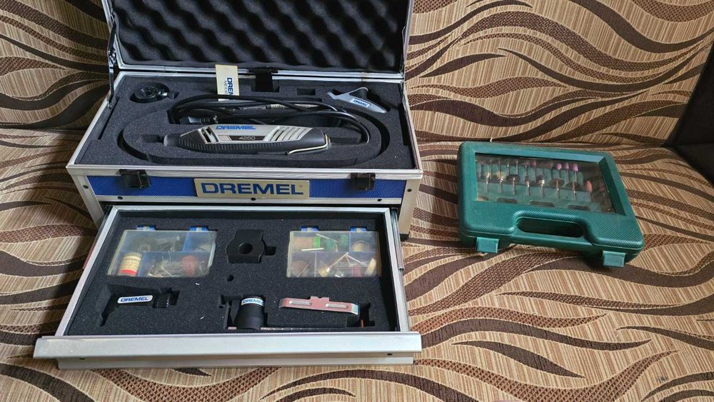 Dremel 4250  ( używane modelarsko ) stan bdb + dodatki OKAZJA