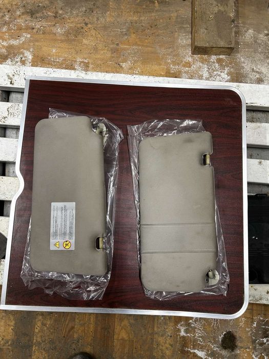 Автозапчасть козырек