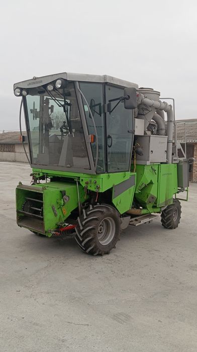 Селекційний зернозбиральниьний комбайн Winterstaiger Deltla