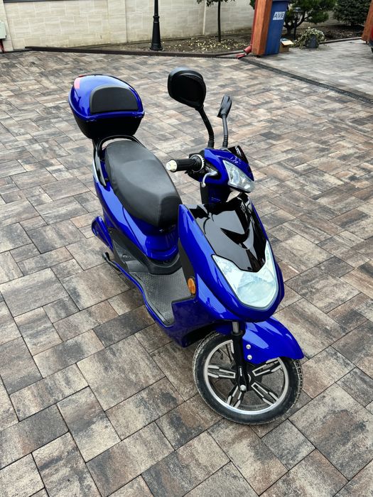 Електроскутер Rover