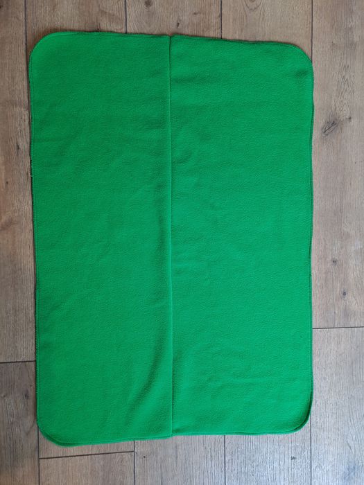 Zielony kocyk. Pled do legowiska, polar 68x 47 cm