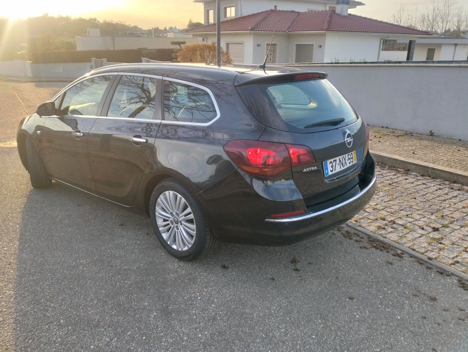 Opel astra 1.7 CDTI Sport Tourer Cosmos 2013-Nacional