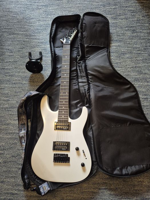 Гитара  Jackson js11