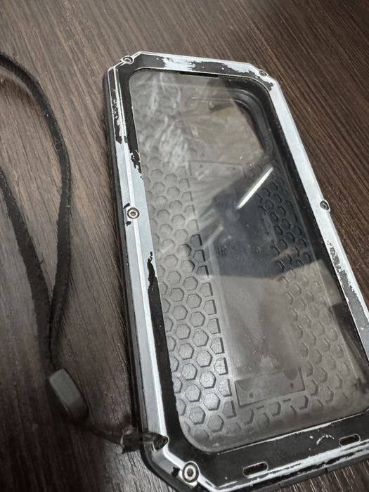 Противоударний чехол на iPhone 15 pro