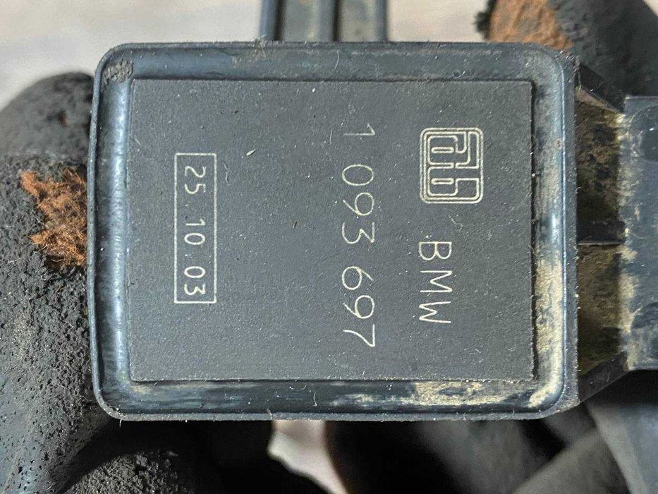 Датчик рівня положення кузова передній BMW E39 E38 1093698 / 1093697
