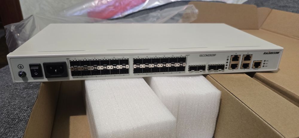 Продам коммутатор Raisecom ISCOM2828F.