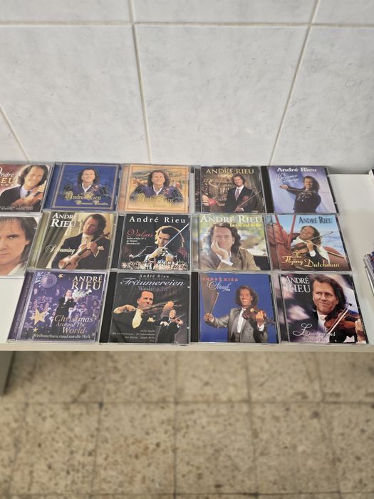 Lotes  de cds e dvds