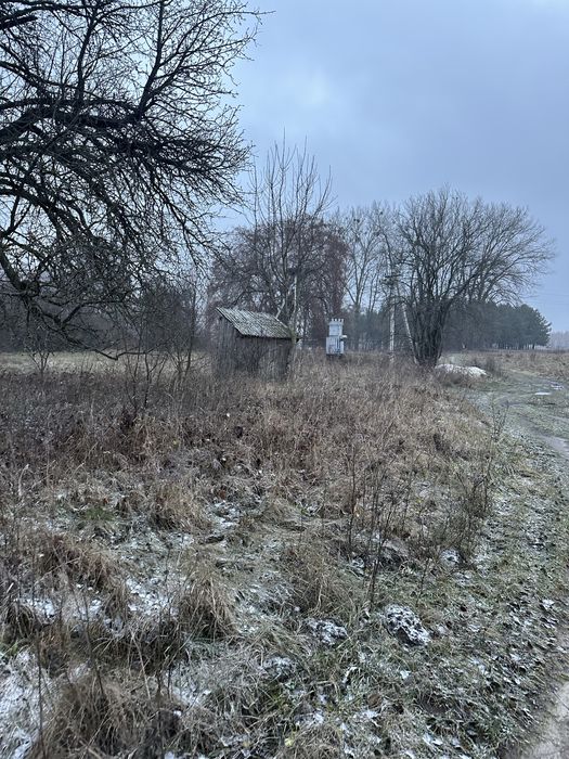 Продам земельну ділянку біля озера