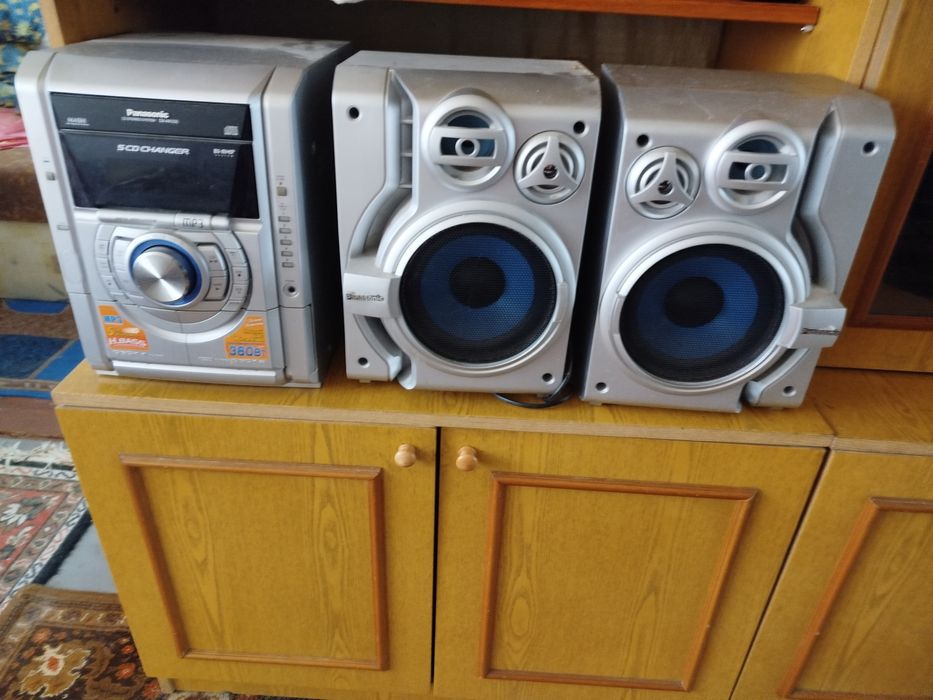 Музыкальный центр Panasonic SA AK330.360 ватт.CD/MP-3/Двух кассетная дека/радио AM/FM