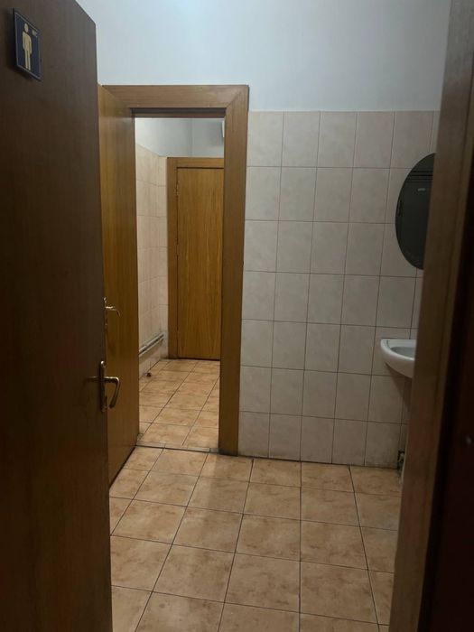 Продаж комерційного  приміщення 1212м2 на обʼїзній