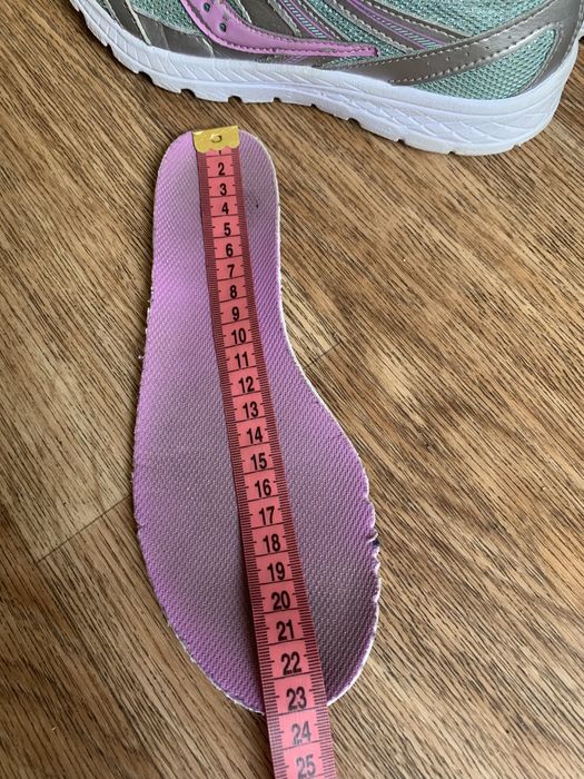 Кросівки saucony р.35-36 дівчачі 23 см дитячі кроси