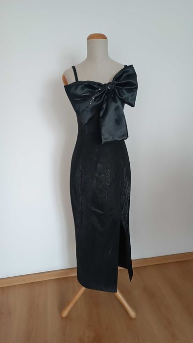 czarna sukienka wieczorowa