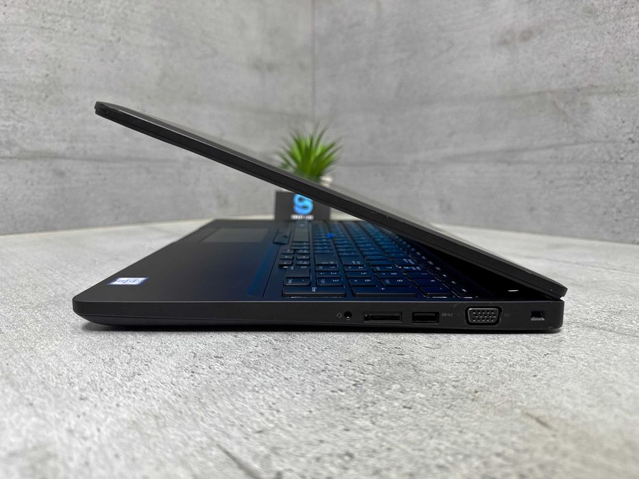 256gb ssd/15.6"/i5-6300u/8gb ddr4/Стильний ноутбук Dell 5580