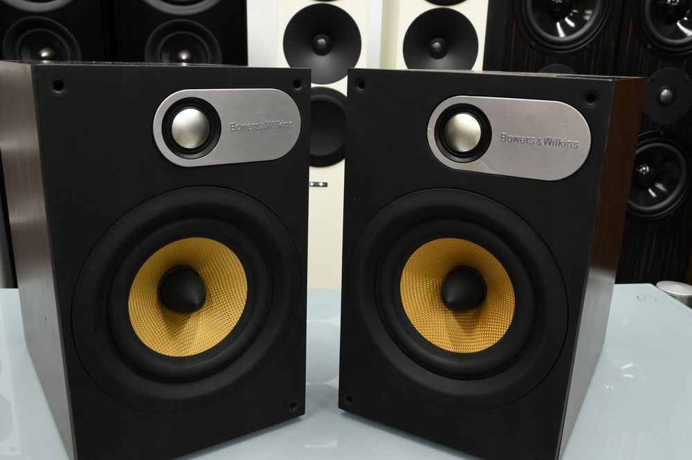 kolumny podstawkowe głośniki surround Monitory B&W Bowers & Wilkins 686