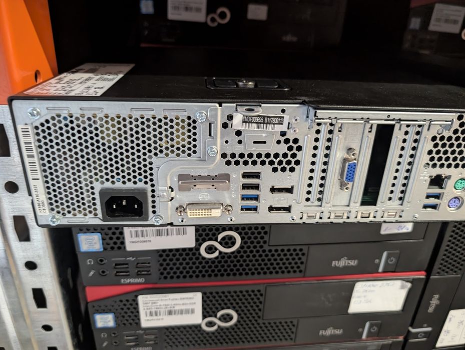 Компактний та надійний комп'ютер  Fujitsu Esprimo D957 є 100 шт