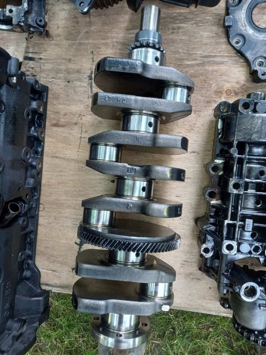 Двигун,блок,колінвал,розпредвал,поршні,шатуни,22DT4,Land Rover,шатун