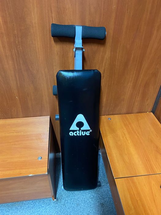 Гантелі, штанги, лави для жима