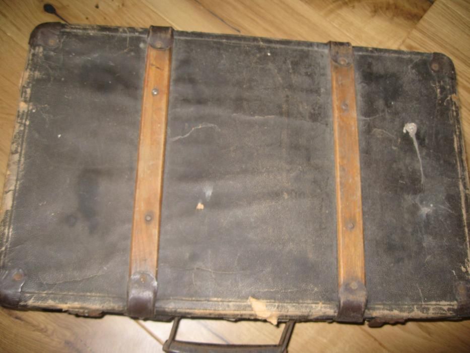 Starocie, antyki - zabytkowa walizka z duszą