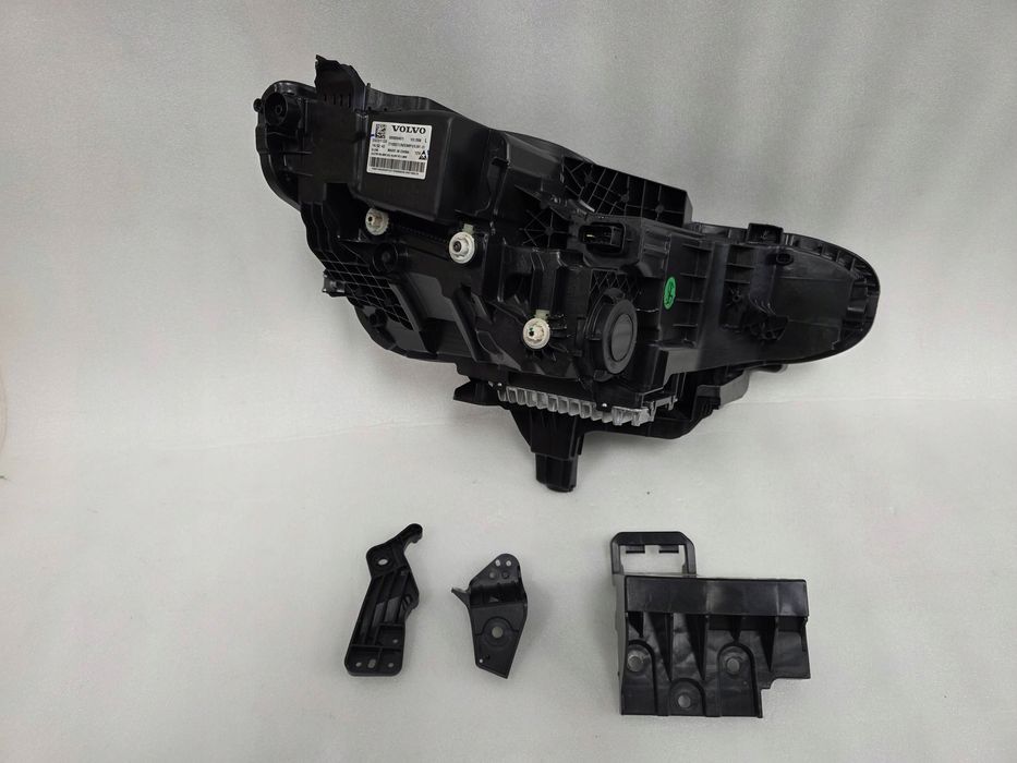 volvo ex30 2024 przód strona lewa lampa przednia 80000401