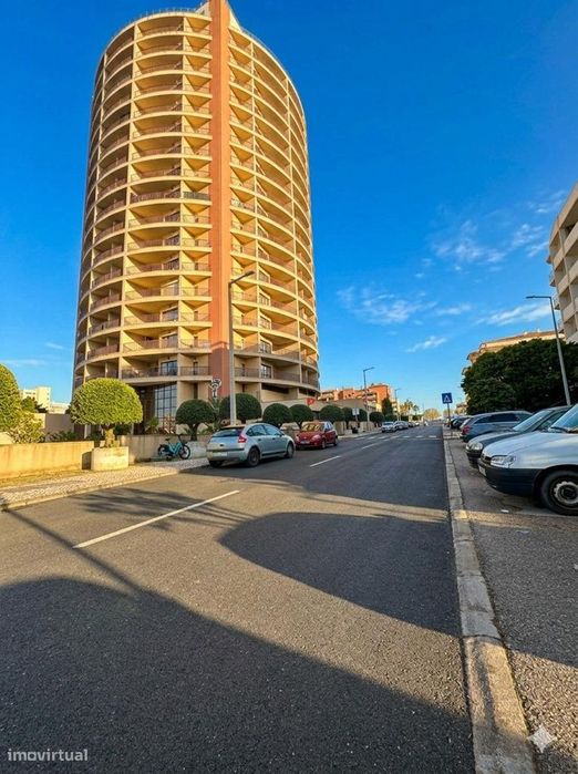 Apartamento T1 com lugar de parqueamento e piscina
