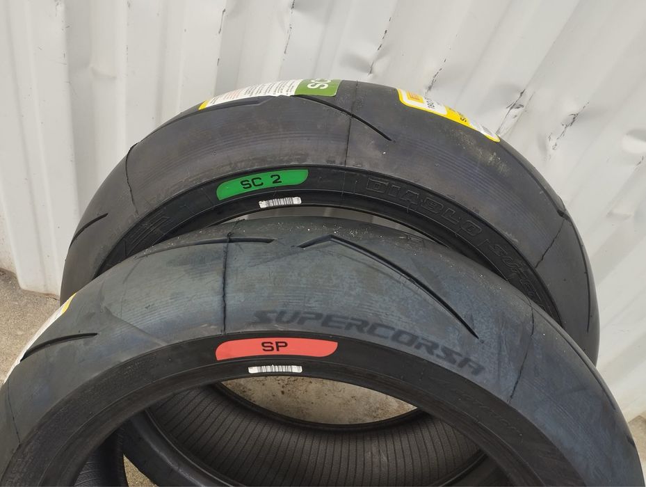 Pneus de mota pirelli