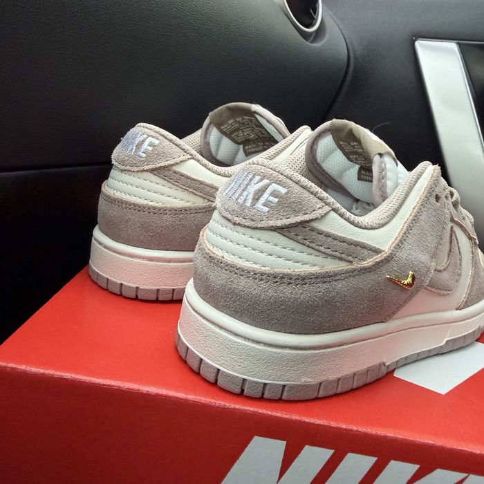 Жіночі бежеві з білим кросівки найк данк  Nike SB Dunk Low Sail Beige