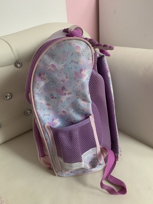 Oddam plecak dla dziewczynki .