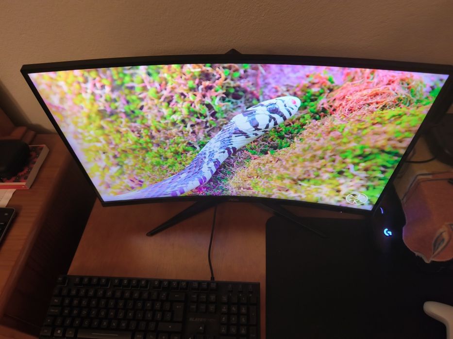 AOC CQ27G2U/BK Curved Gaming Monitor (27'' - 1 ms - 144 Hz - FreeSync)64739077814403124