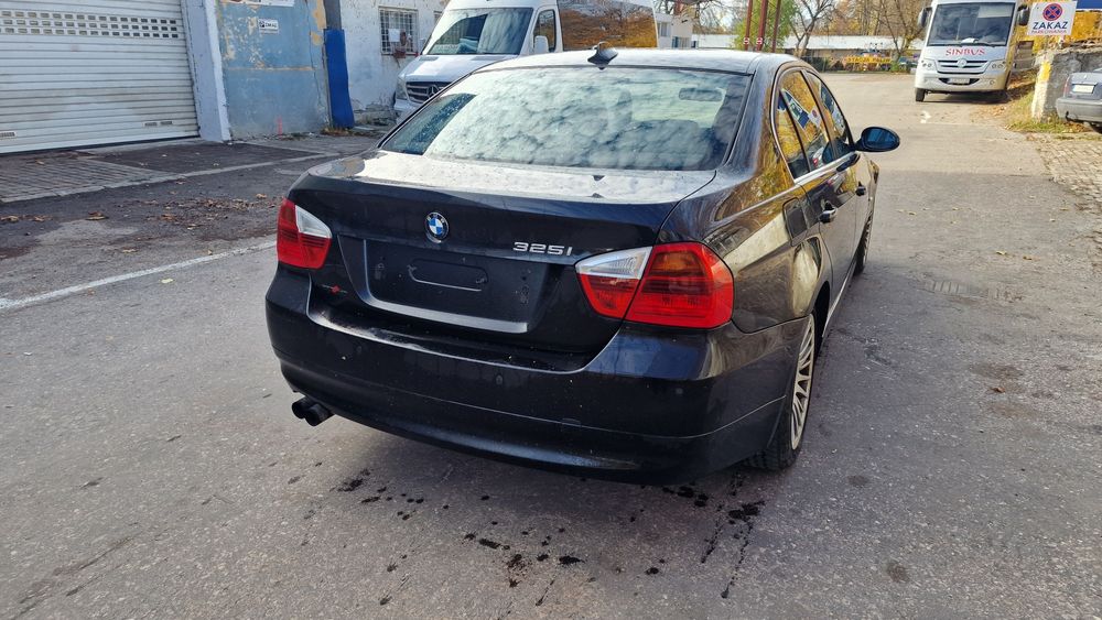 Bmw 325i e90 475/9  lampa blotnik tył drzwi klapa