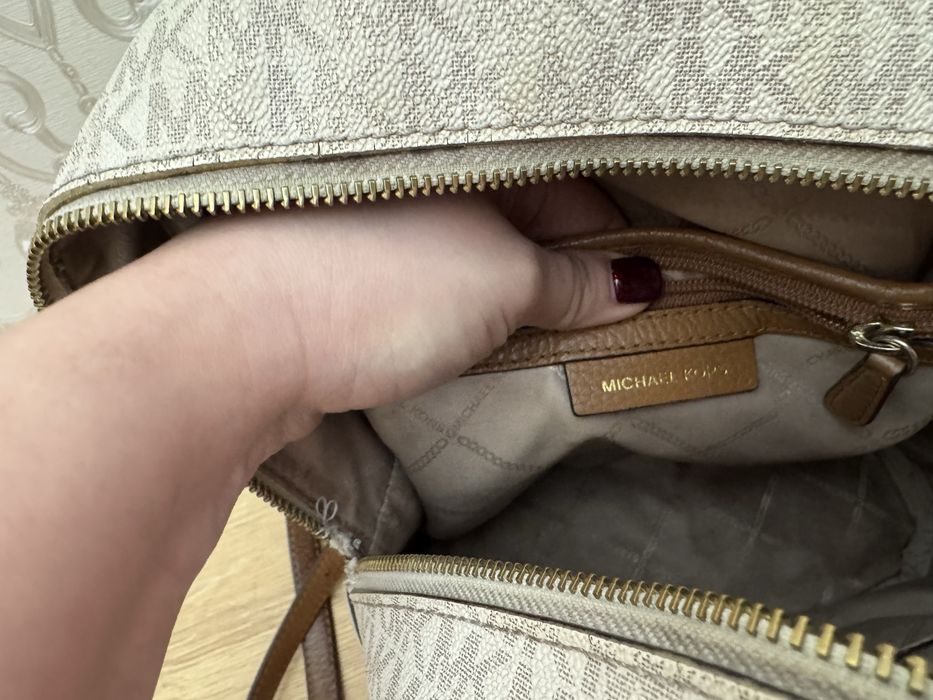 Рюкзал  Michael  kors