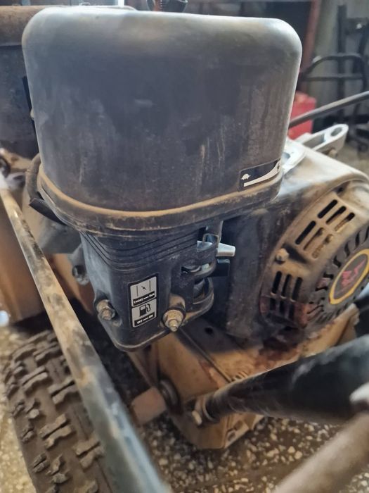 Odśnieżarka spalinowa