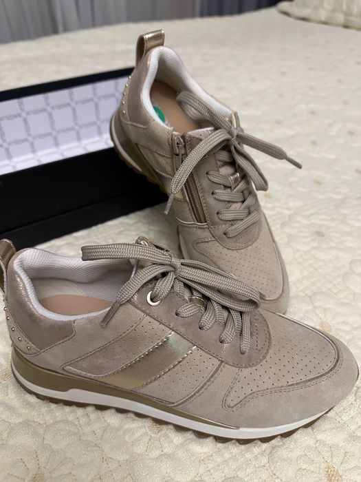 Продам нові кросівки GEOX