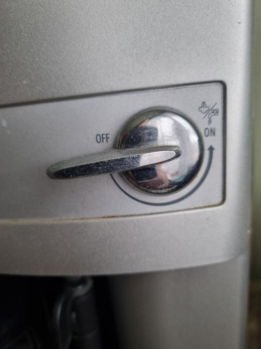 Ekspres ciśnieniowy Delonghi Magnifica