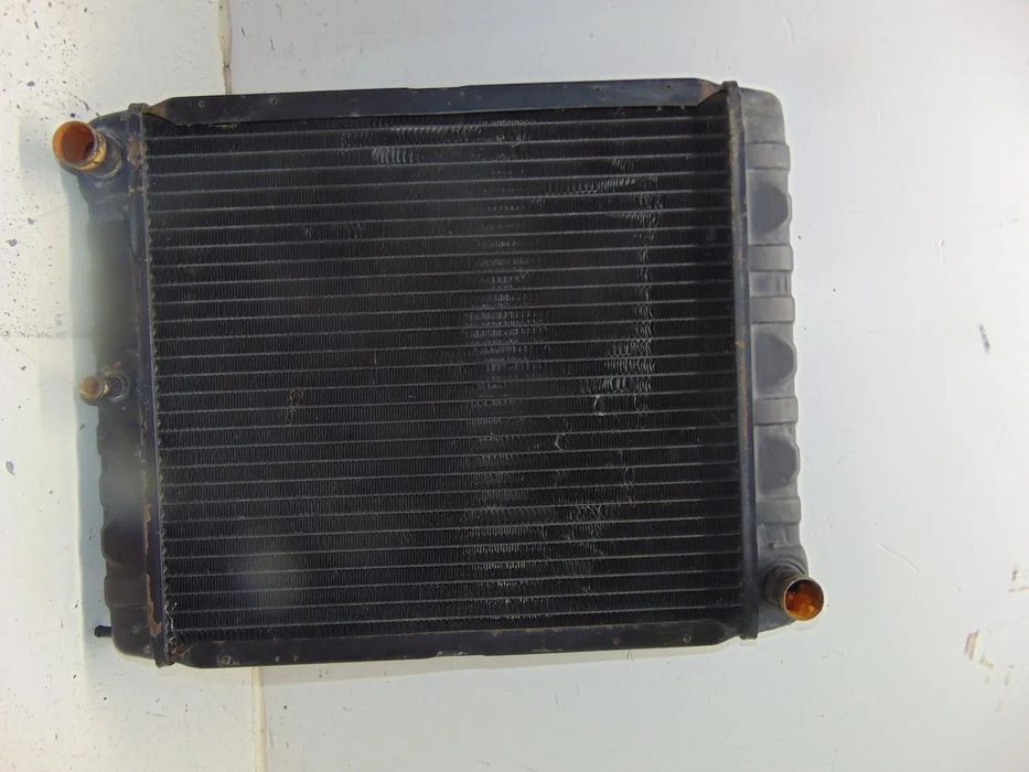 Volvo 244 radiador " usado em bom estado