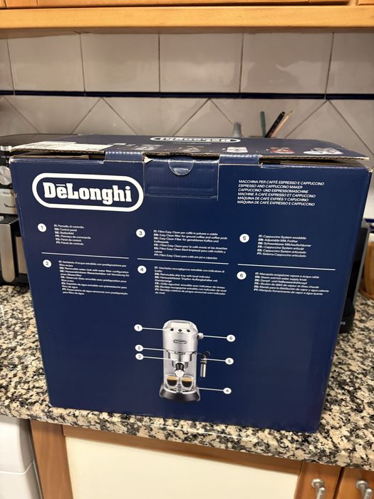 Máquina de Café Manual DELONGHI Dedica Style EC685.M (15 bar -
